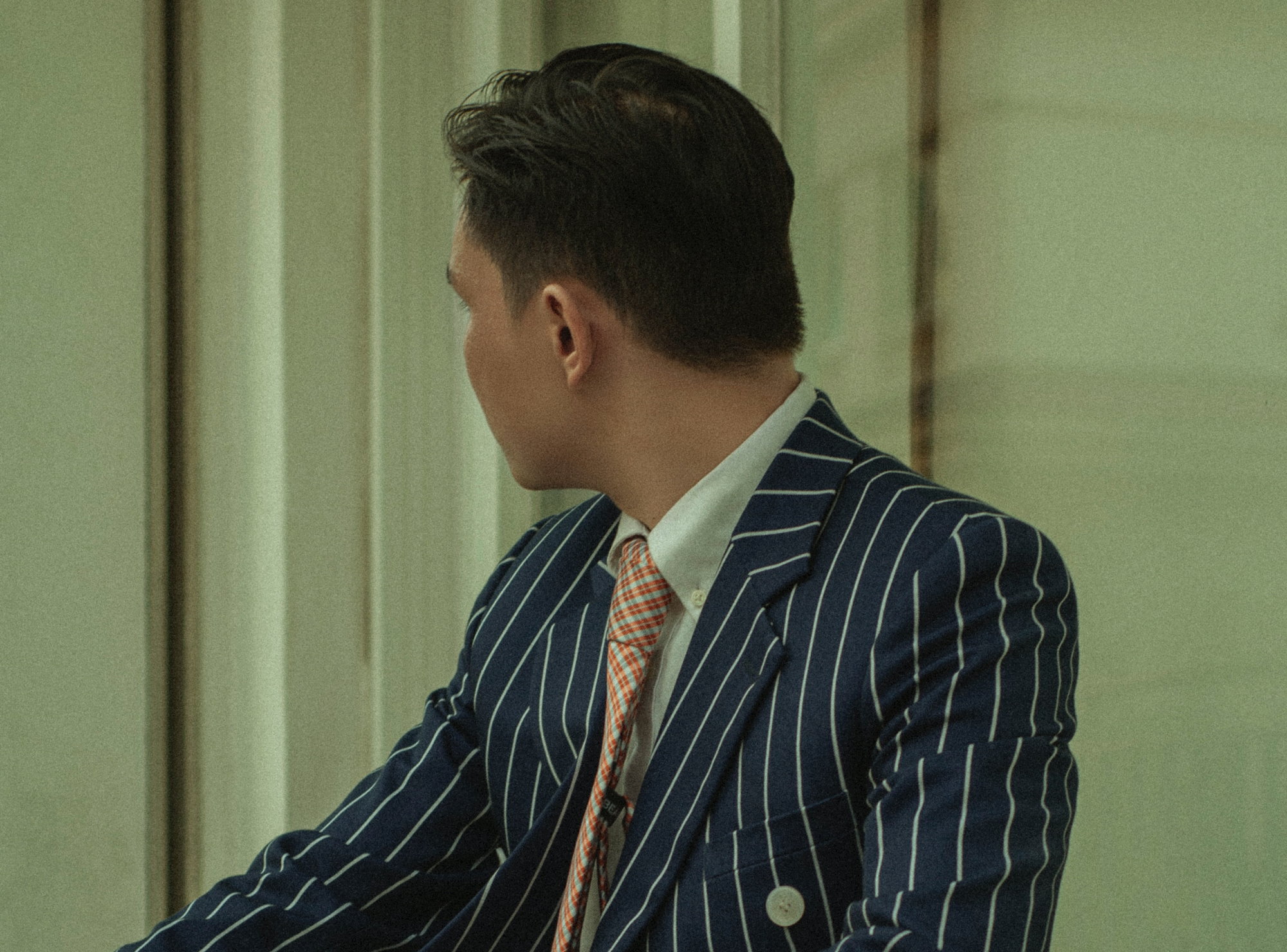 What’s the difference between chalk stripe and pinstripe suits